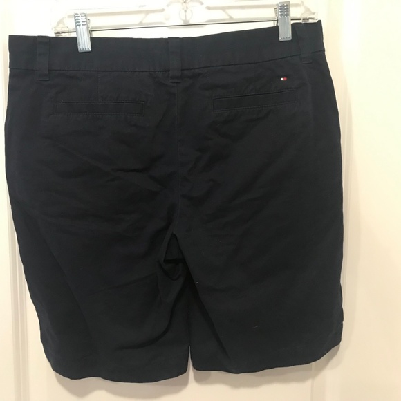 Tommy Hilfiger Navy Blue Chino Bermuda shorts. siz - Picture 2 of 3